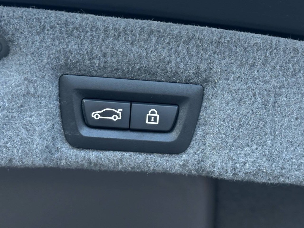 2012 BMW 7 Series Image 38