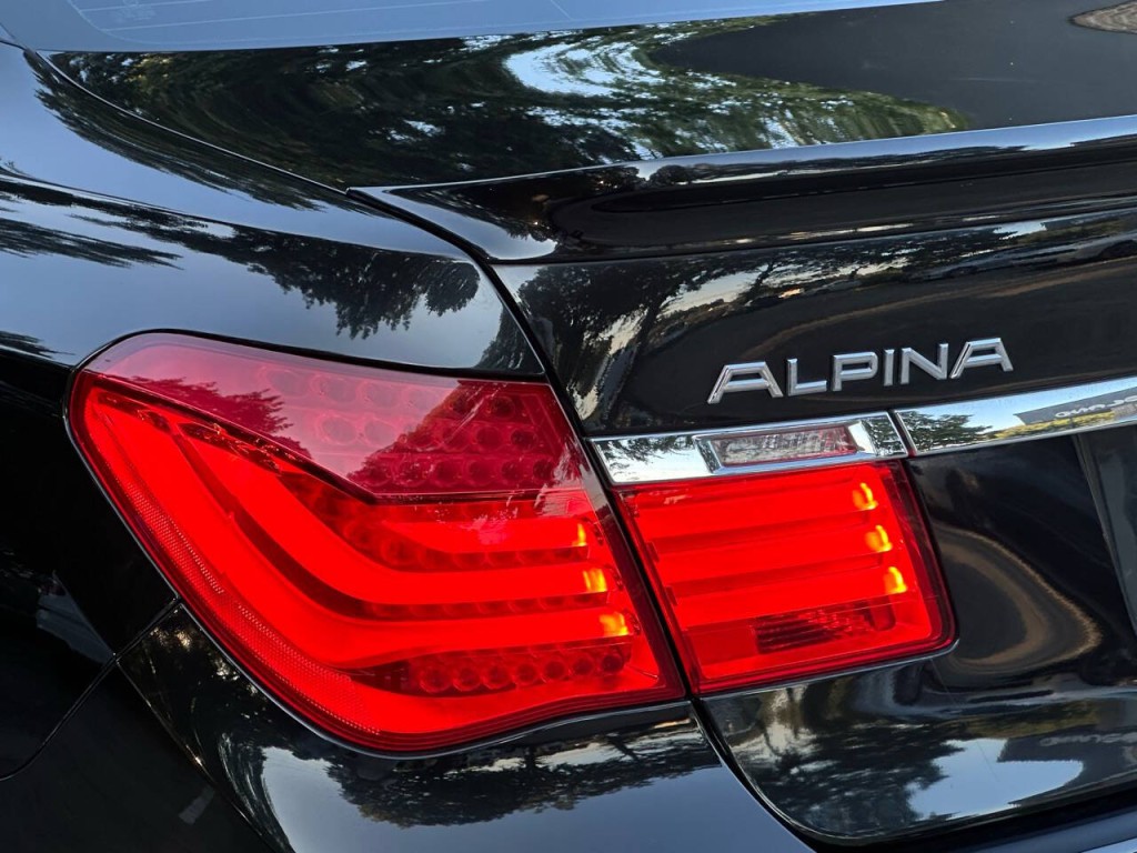 2012 BMW 7 Series Image 40