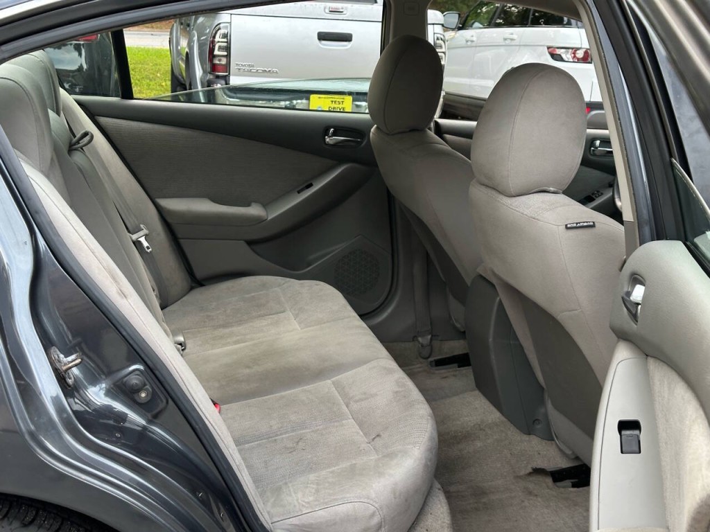 2010 Nissan Altima Image 3