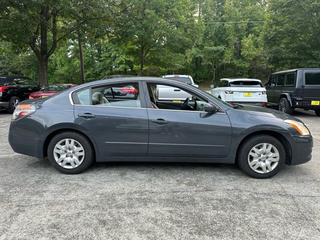 2010 Nissan Altima Image 12