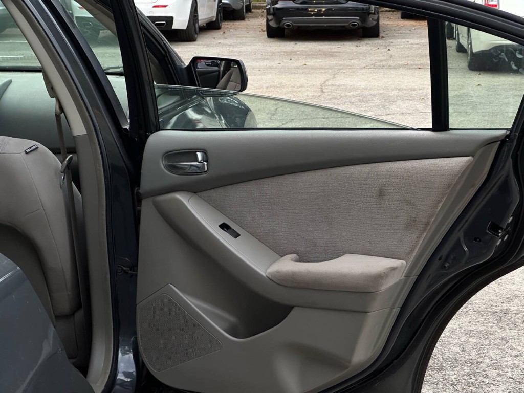 2010 Nissan Altima Image 19