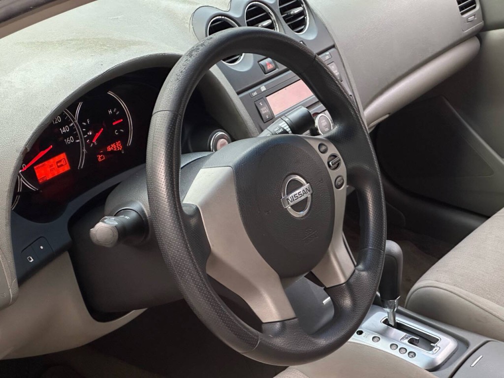 2010 Nissan Altima Image 24