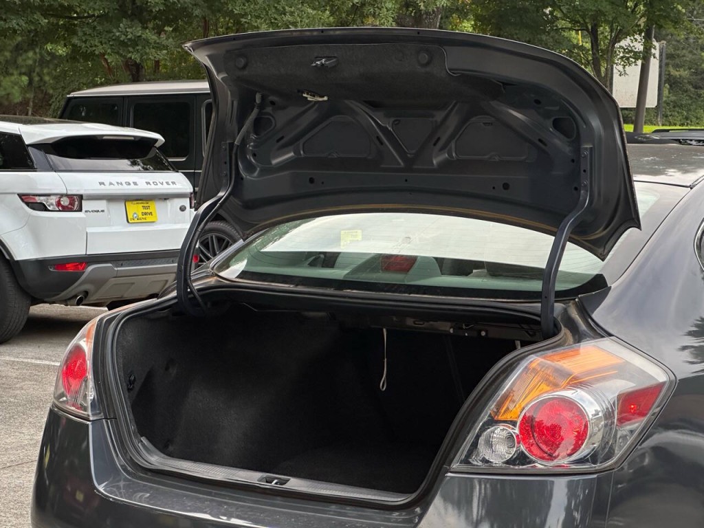 2010 Nissan Altima Image 26