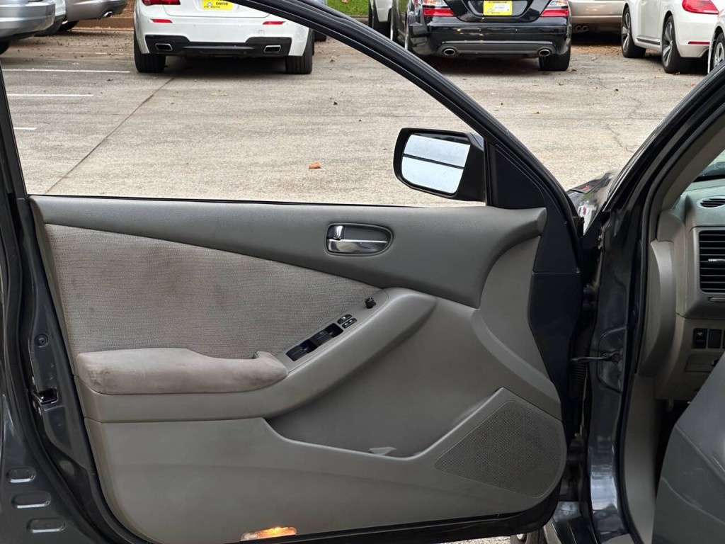 2010 Nissan Altima Image 29