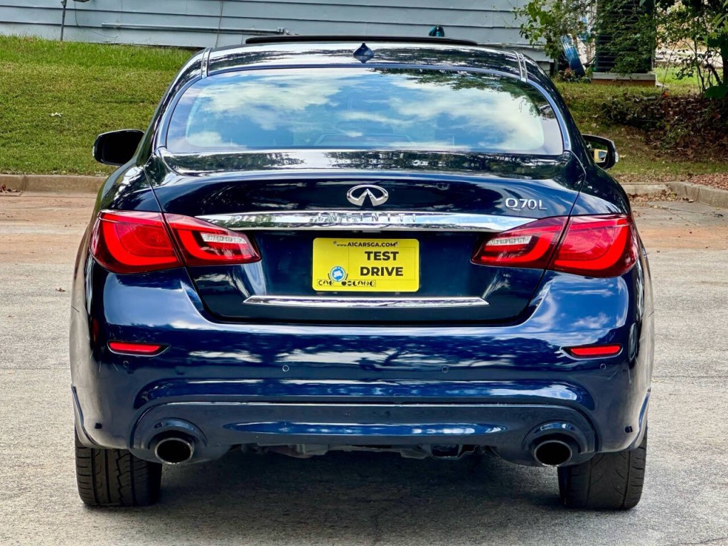 2016 INFINITI Q70 Image 6