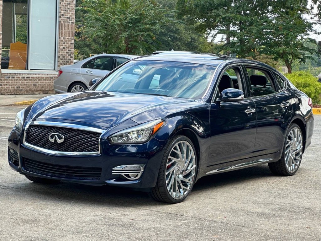 2016 INFINITI Q70 Image 13