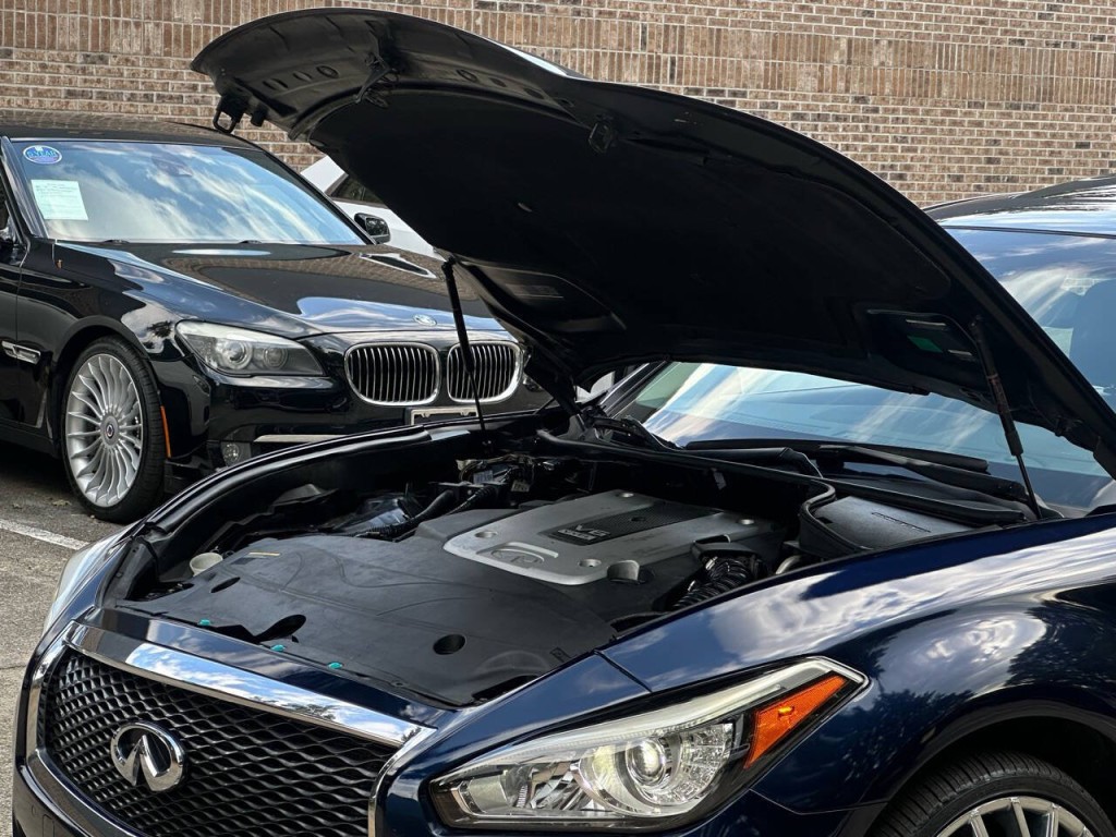 2016 INFINITI Q70 Image 22