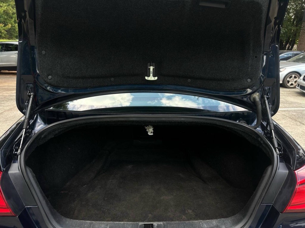 2016 INFINITI Q70 Image 24