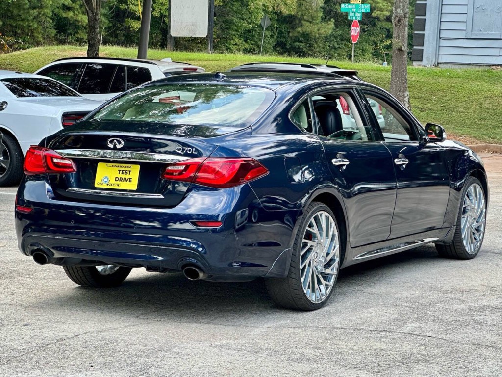 2016 INFINITI Q70 Image 26