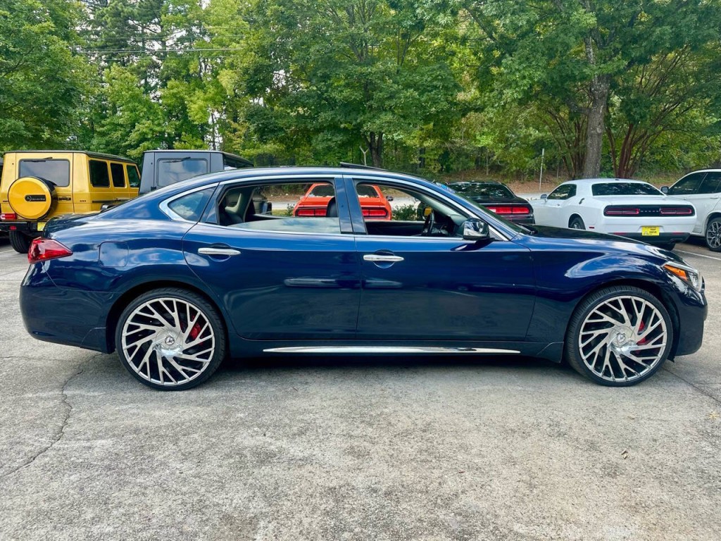 2016 INFINITI Q70 Image 27