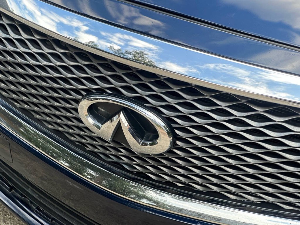 2016 INFINITI Q70 Image 34
