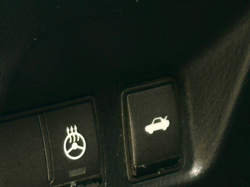 2016 INFINITI Q70 Image 36
