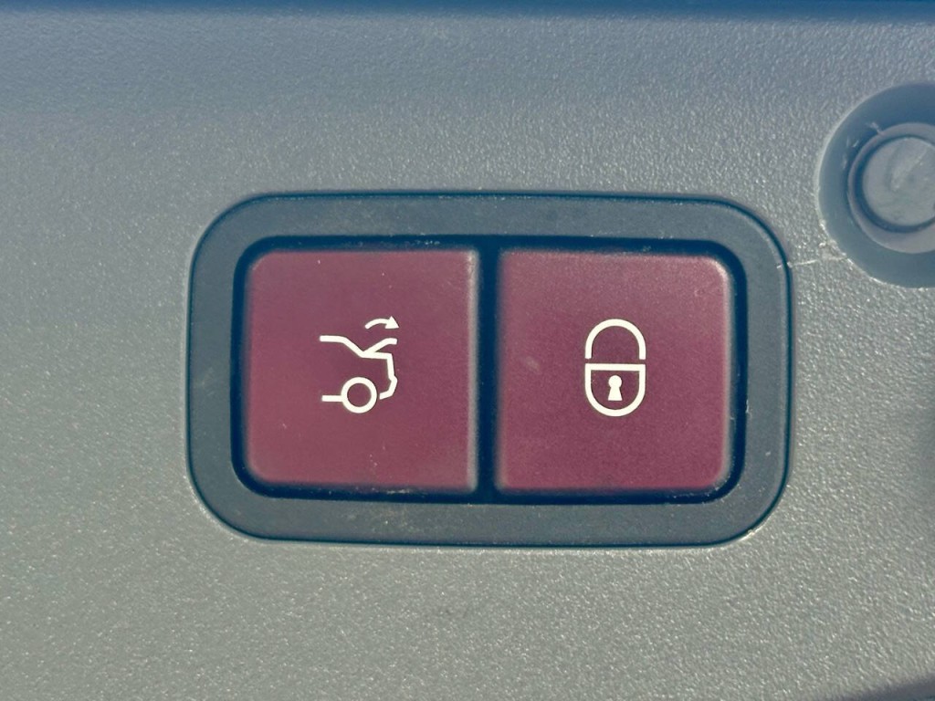 2007 Mercedes-Benz SL-Class Image 18
