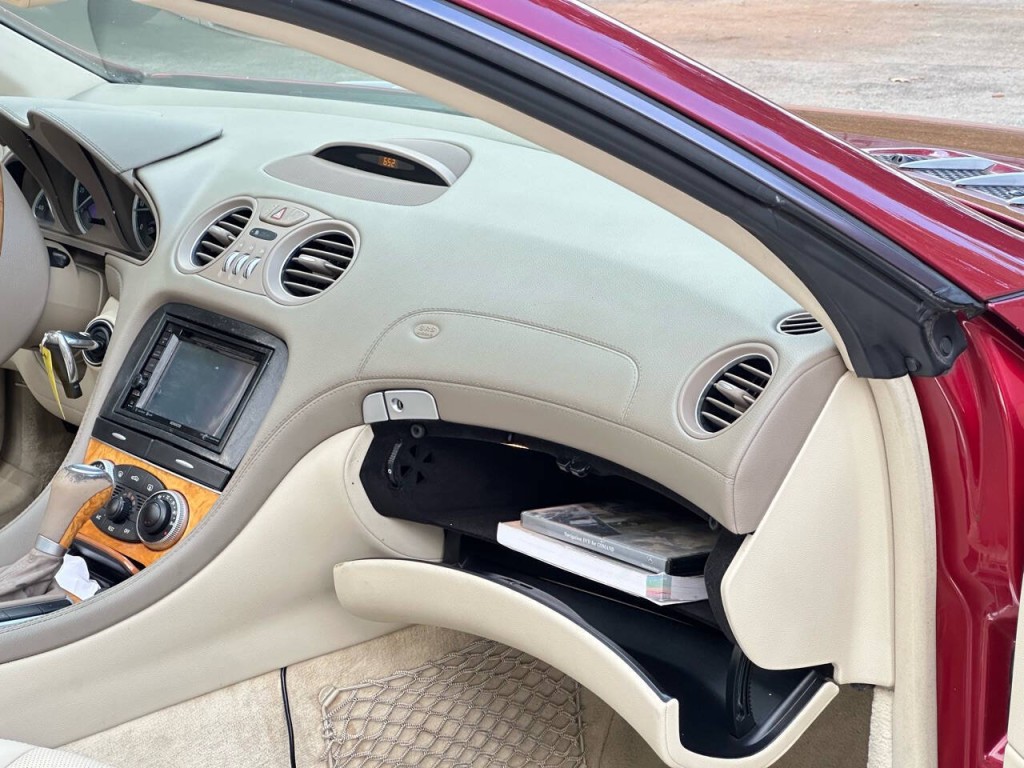 2007 Mercedes-Benz SL-Class Image 33