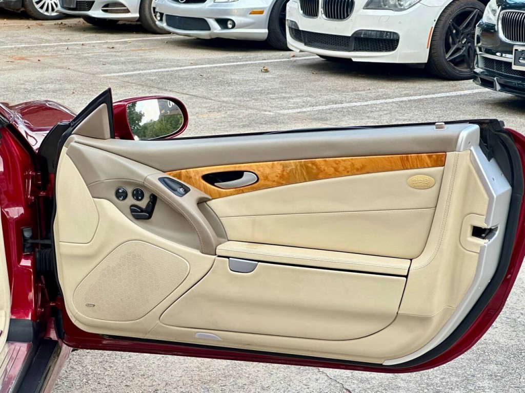 2007 Mercedes-Benz SL-Class Image 34