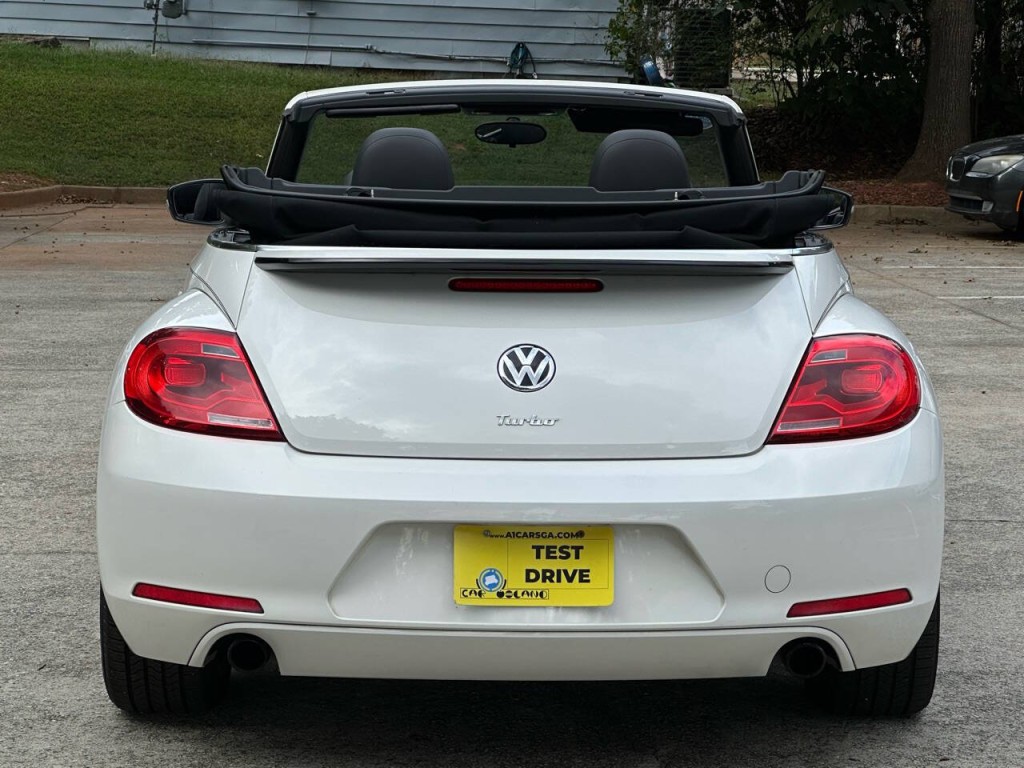 2013 Volkswagen Beetle Image 5