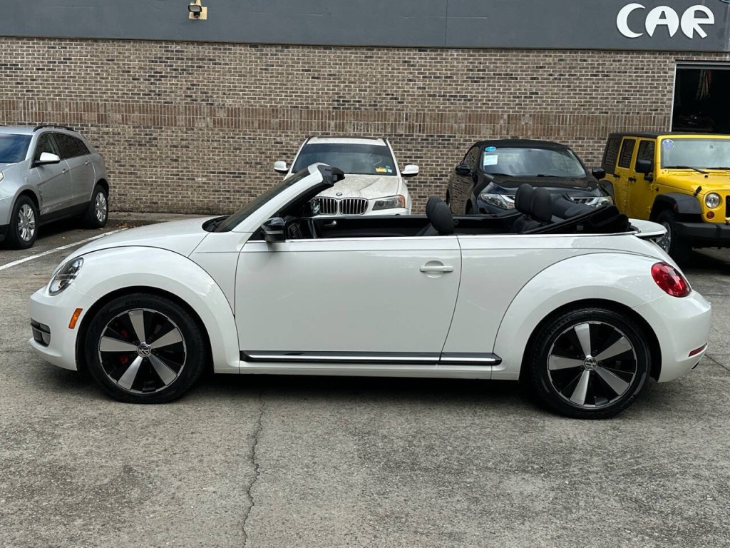 2013 Volkswagen Beetle Image 11