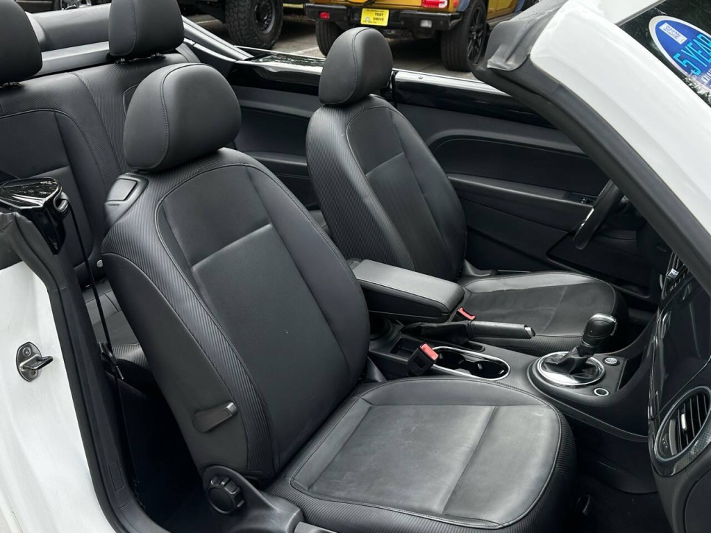 2013 Volkswagen Beetle Image 36