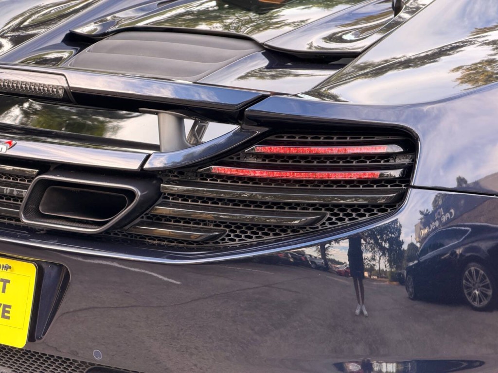 2013 McLaren MP4-12C SPIDER Image 19