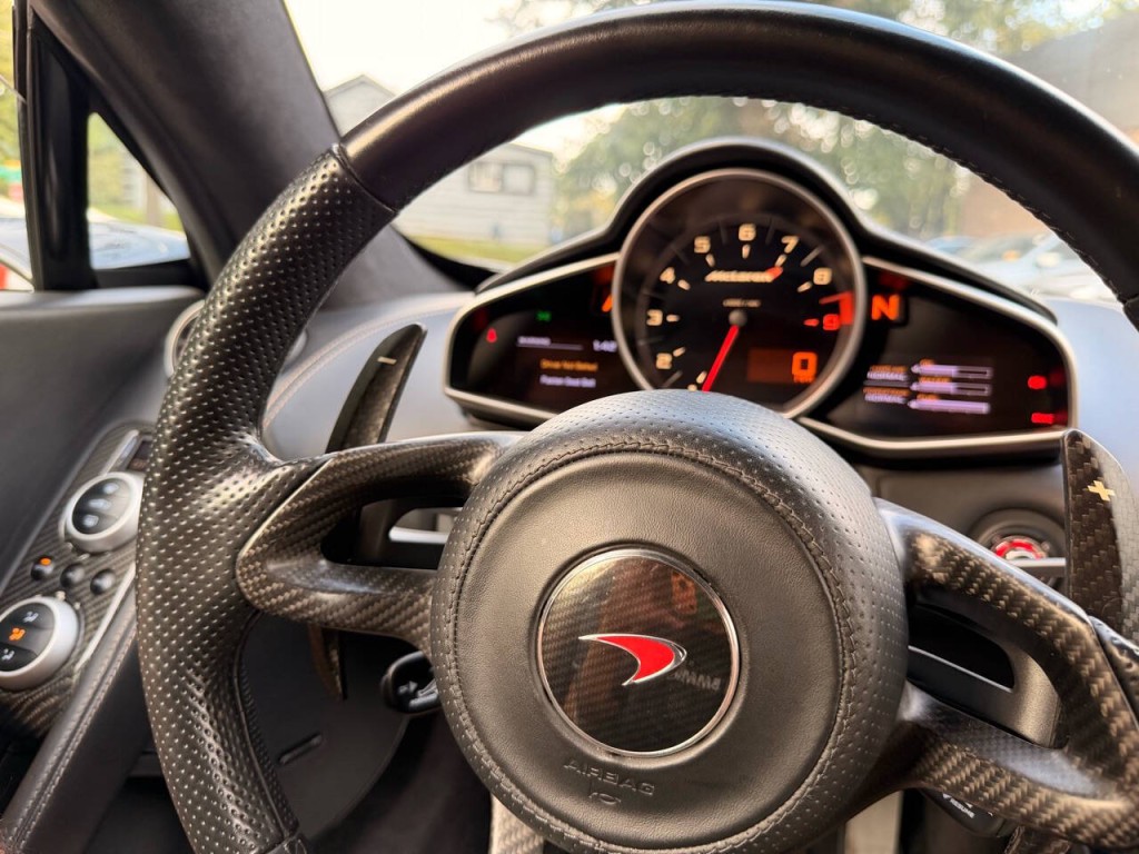 2013 McLaren MP4-12C SPIDER Image 25