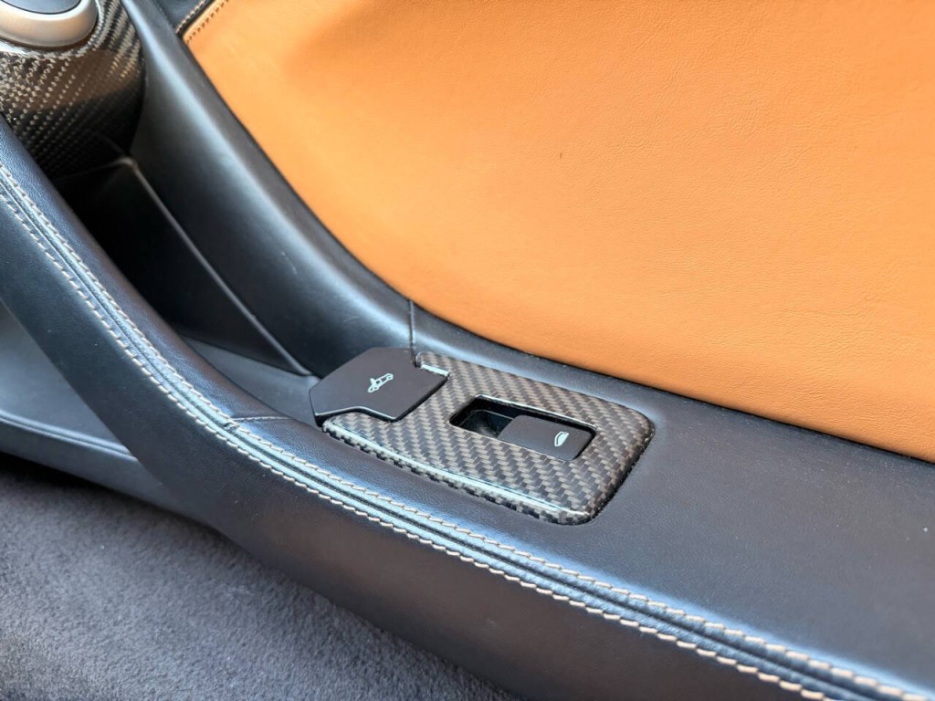 2013 McLaren MP4-12C SPIDER Image 28
