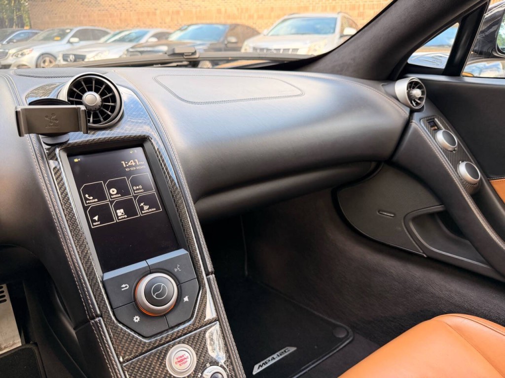 2013 McLaren MP4-12C SPIDER Image 29