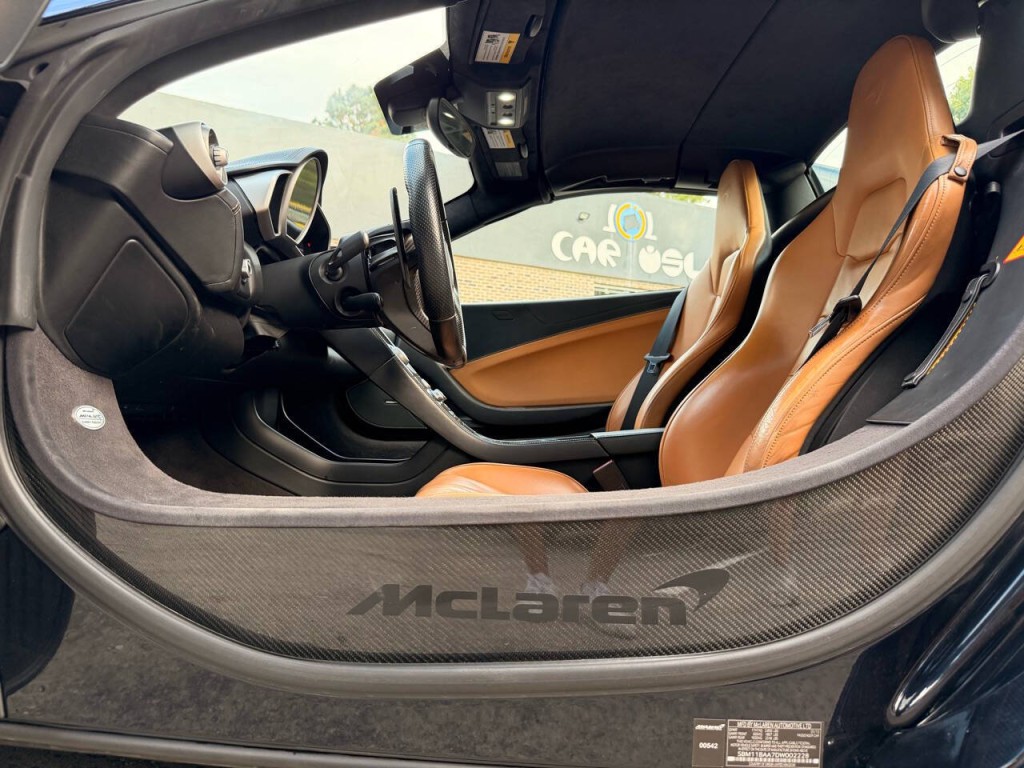 2013 McLaren MP4-12C SPIDER Image 45