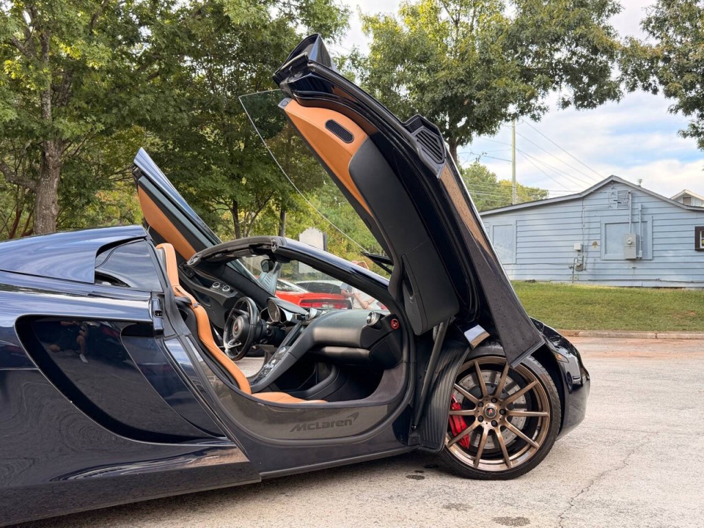 2013 McLaren MP4-12C SPIDER Image 4