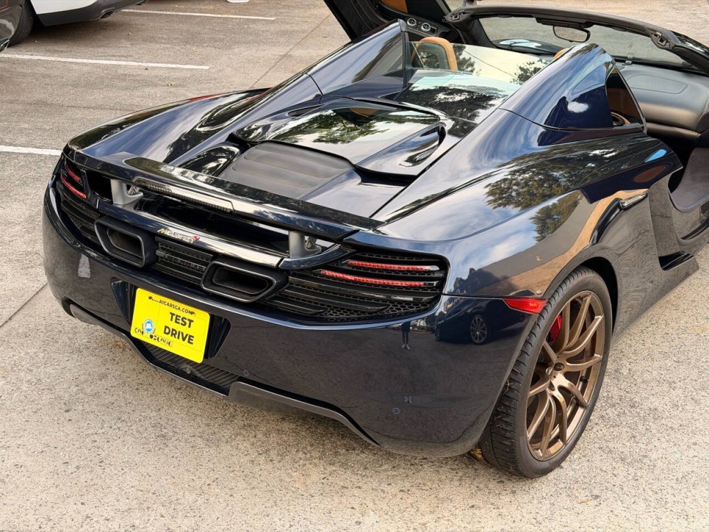 2013 McLaren MP4-12C SPIDER Image 5