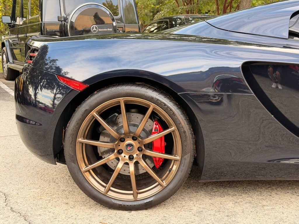 2013 McLaren MP4-12C SPIDER Image 6