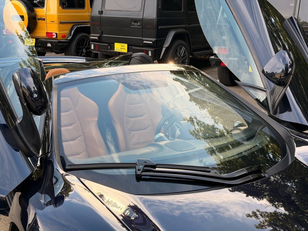 2013 McLaren MP4-12C SPIDER Image 8