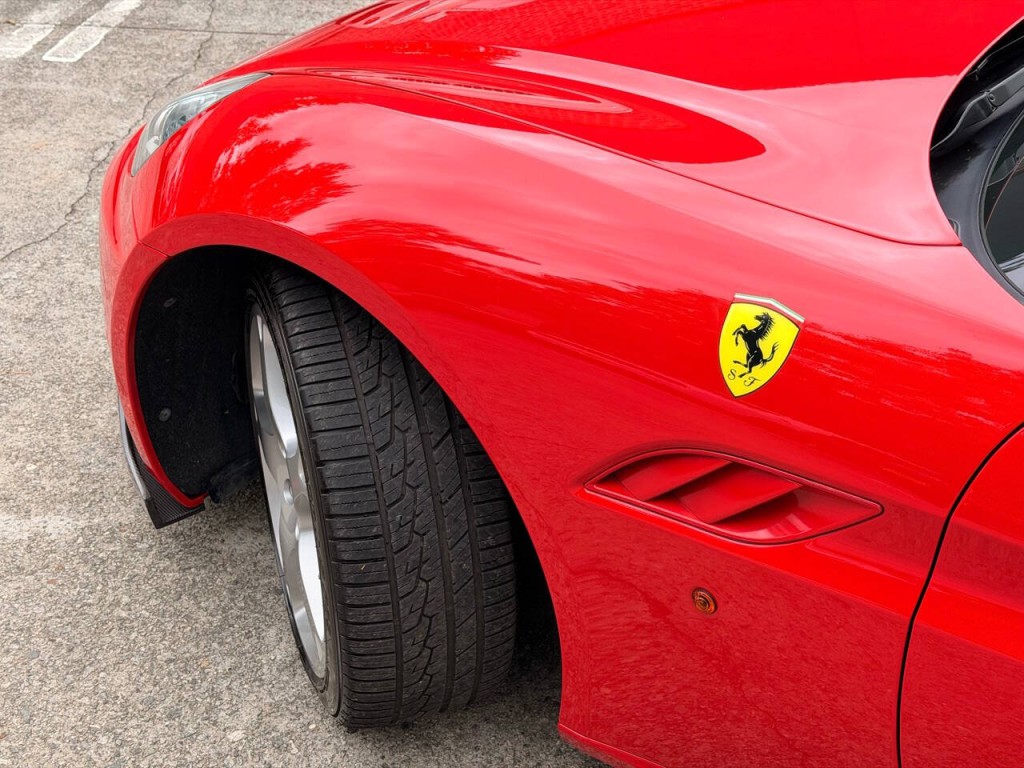 2010 Ferrari California Image 28