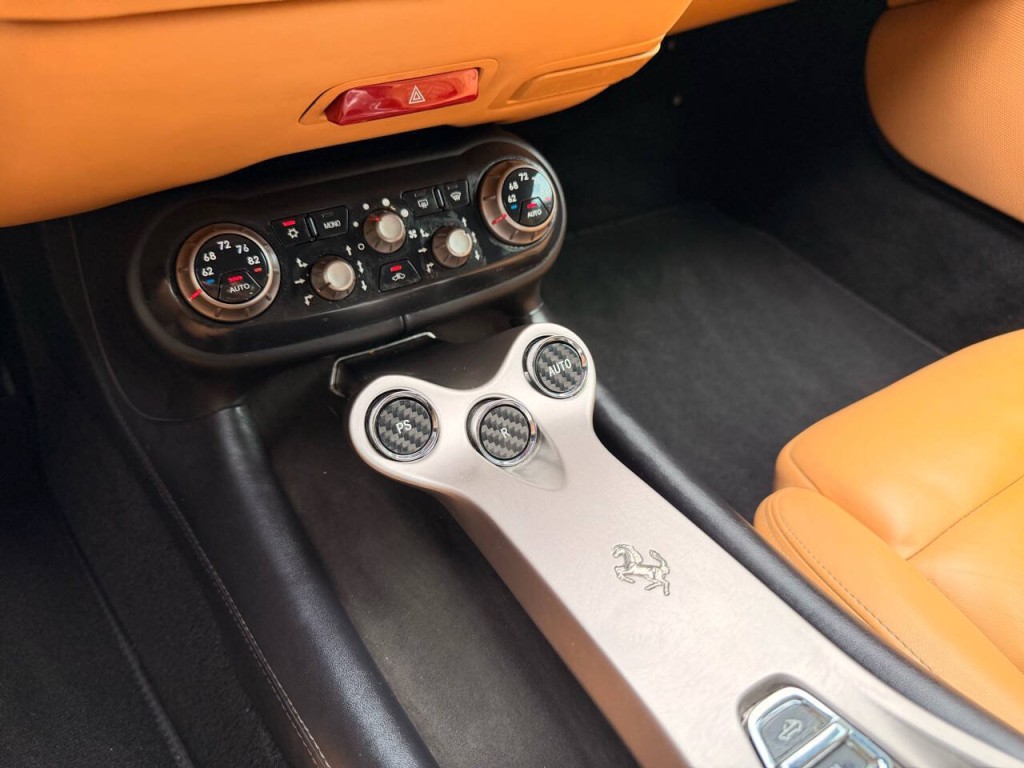 2010 Ferrari California Image 29