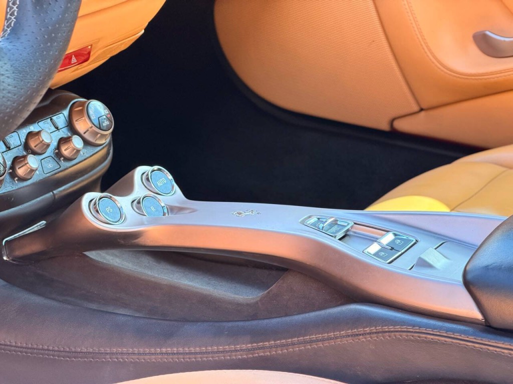 2010 Ferrari California Image 56