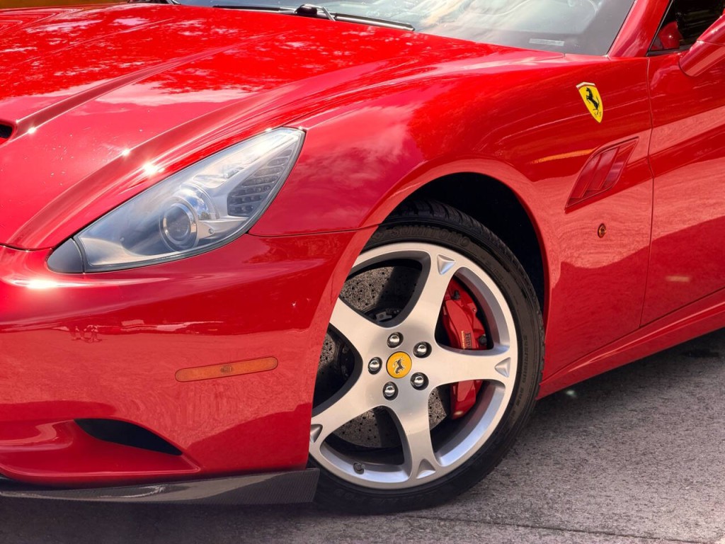 2010 Ferrari California Image 65