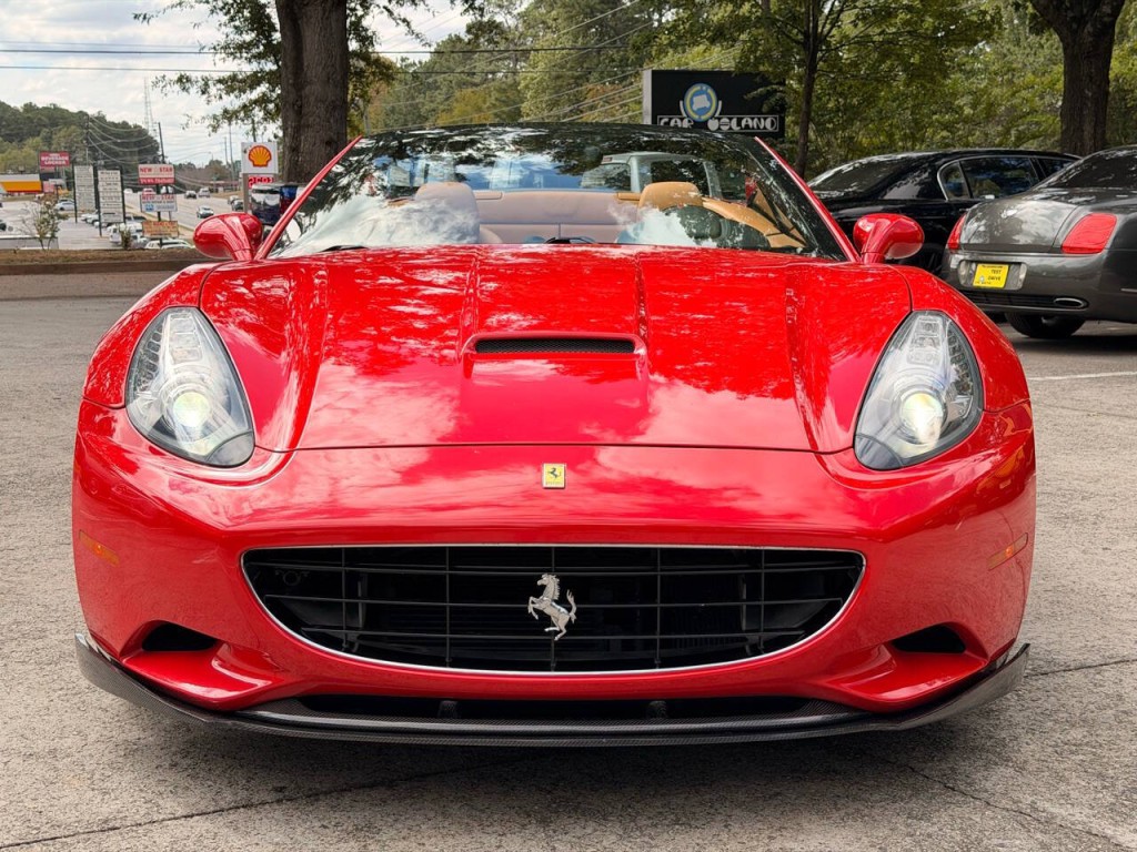 2010 Ferrari California Image 2