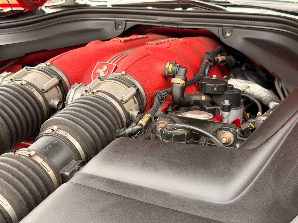 2010 Ferrari California Image 10