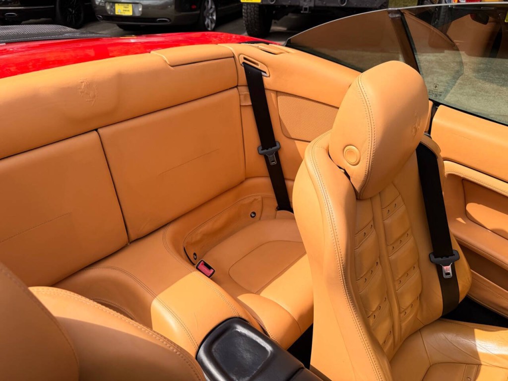 2010 Ferrari California Image 13