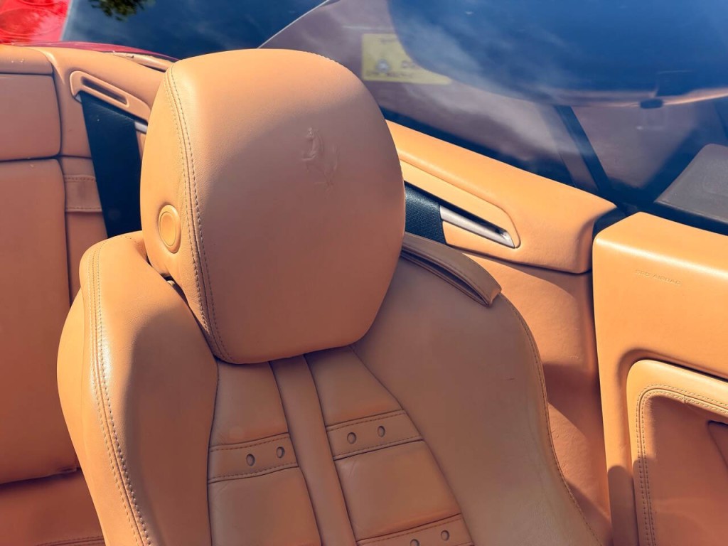 2010 Ferrari California Image 14