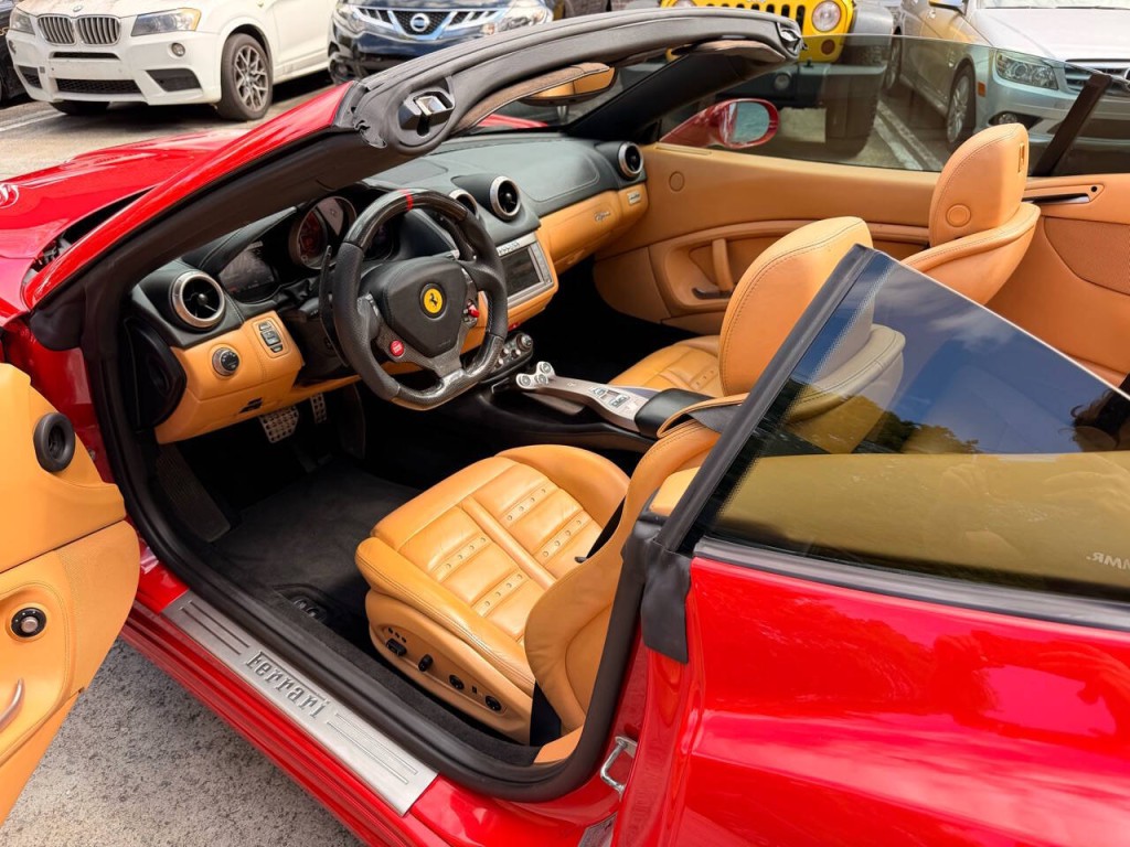 2010 Ferrari California Image 17