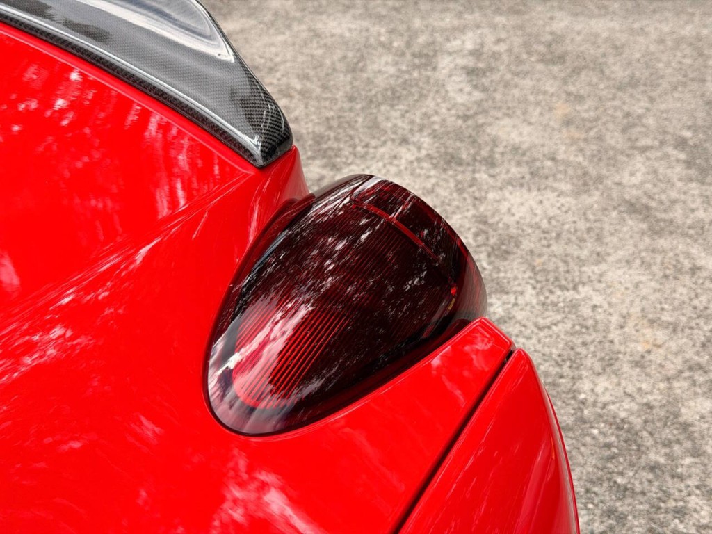 2010 Ferrari California Image 21