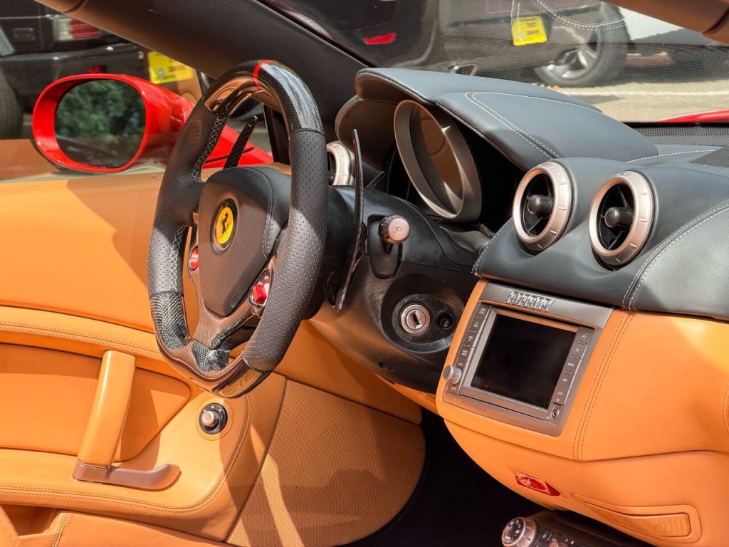 2010 Ferrari California Image 22