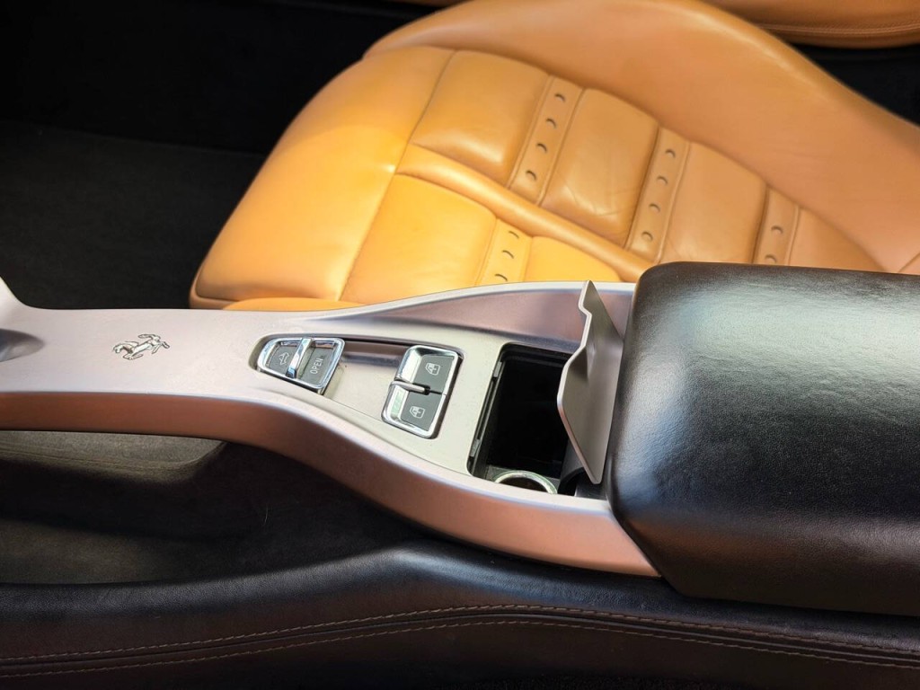 2010 Ferrari California Image 79