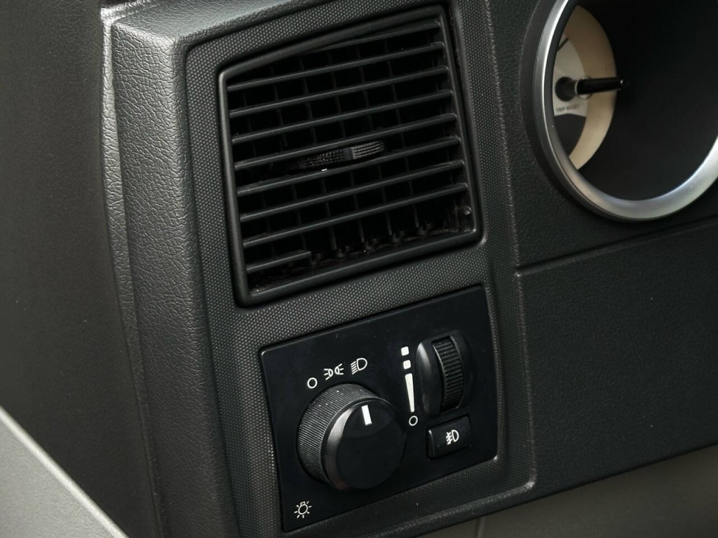 2006 Dodge Charger Image 15