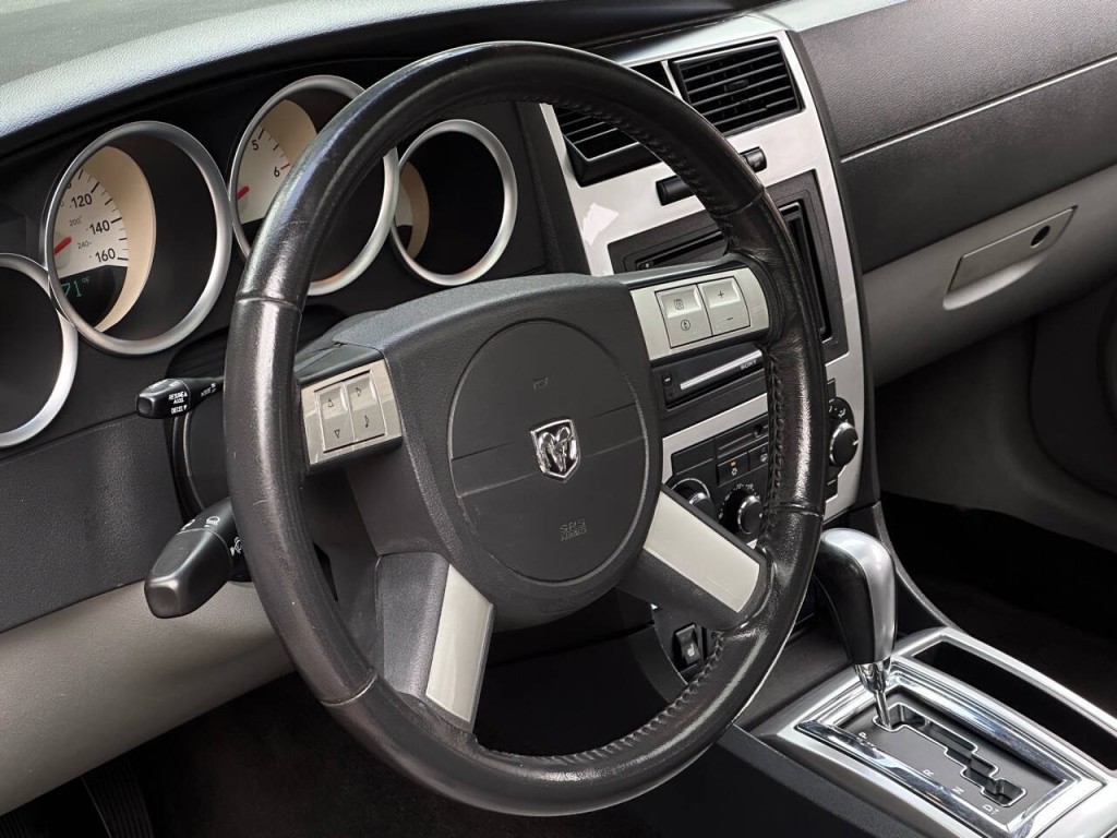 2006 Dodge Charger Image 16