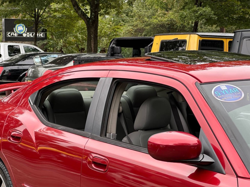 2006 Dodge Charger Image 34