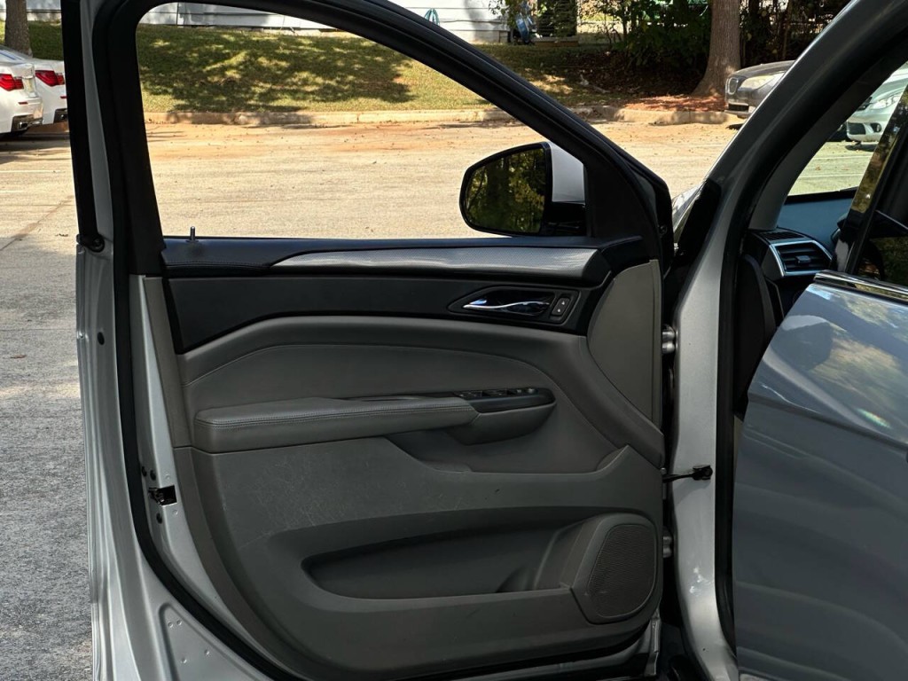 2012 Cadillac SRX Image 32