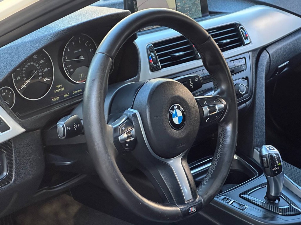 2015 BMW 3 Series Image 16