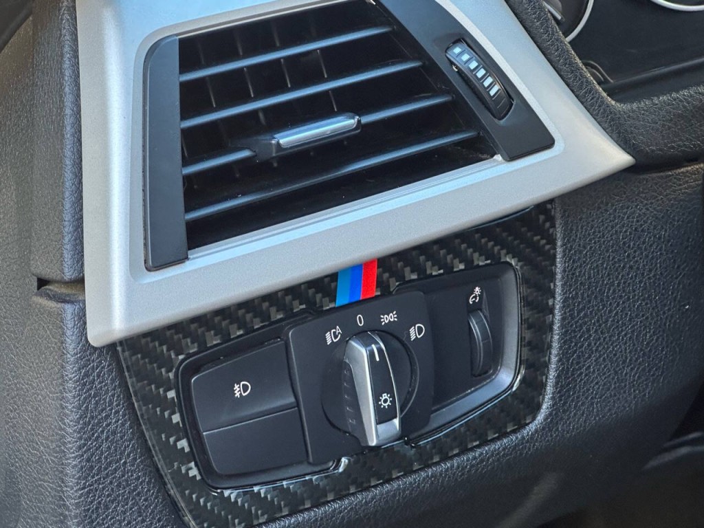 2015 BMW 3 Series Image 23