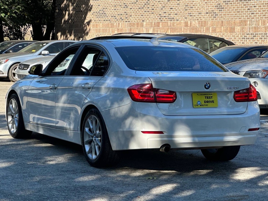 2015 BMW 3 Series Image 40